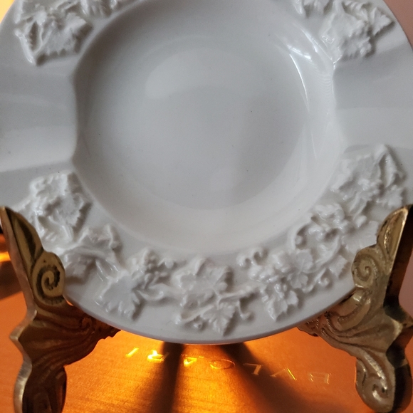 WEDGWOOD OF ETRURIA & BARLASTON ASHTRAY - Picture 3 of 5